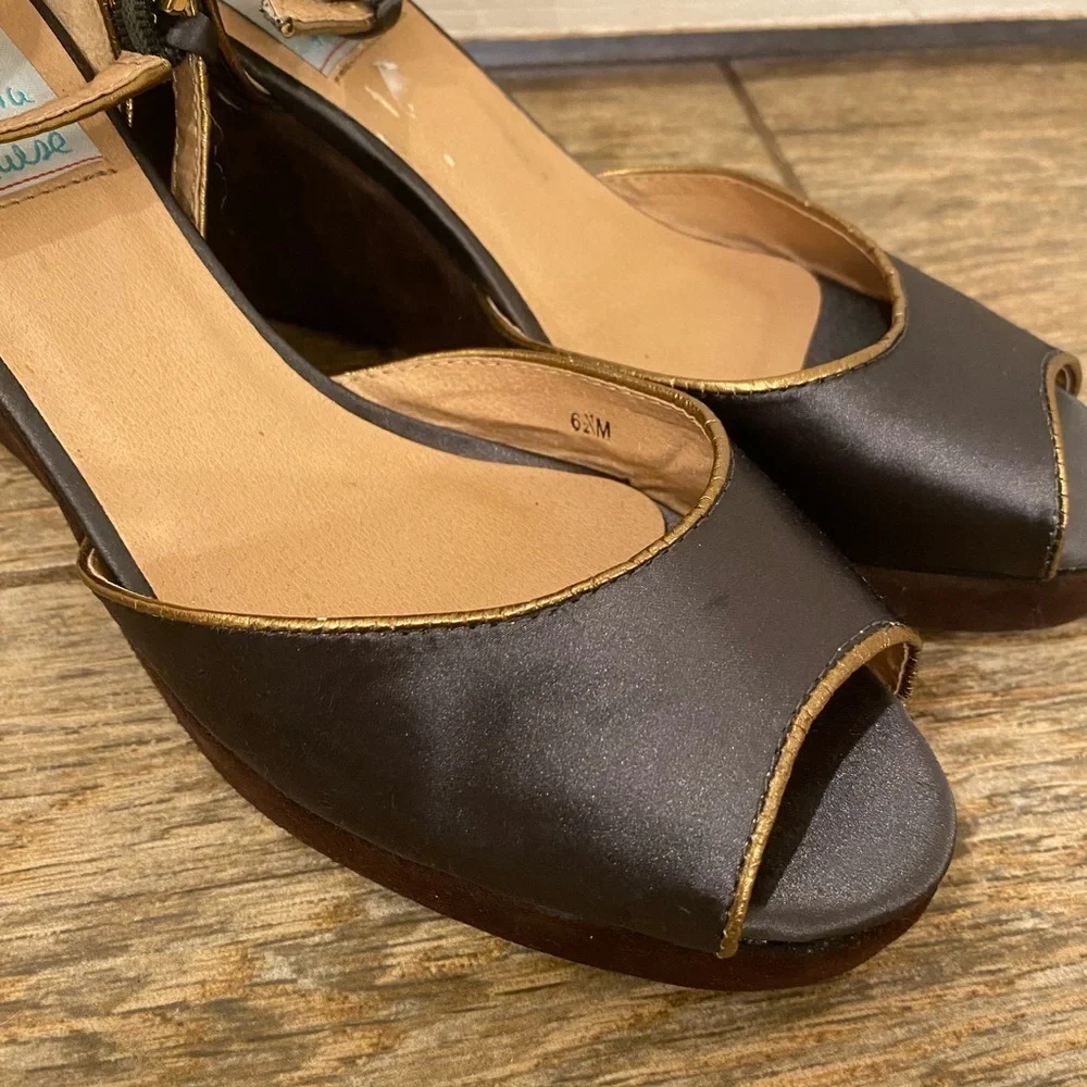 Lou Lou De La Falaise Womens Satin Grey Peep Toe Wedge Heels